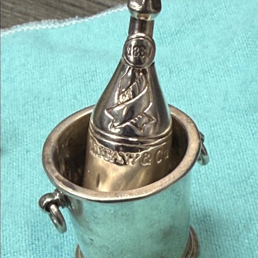 Tiffany & Co. Silver Miniature Barware Set on Tiffany Blue Cloth - Picture 5 of 5